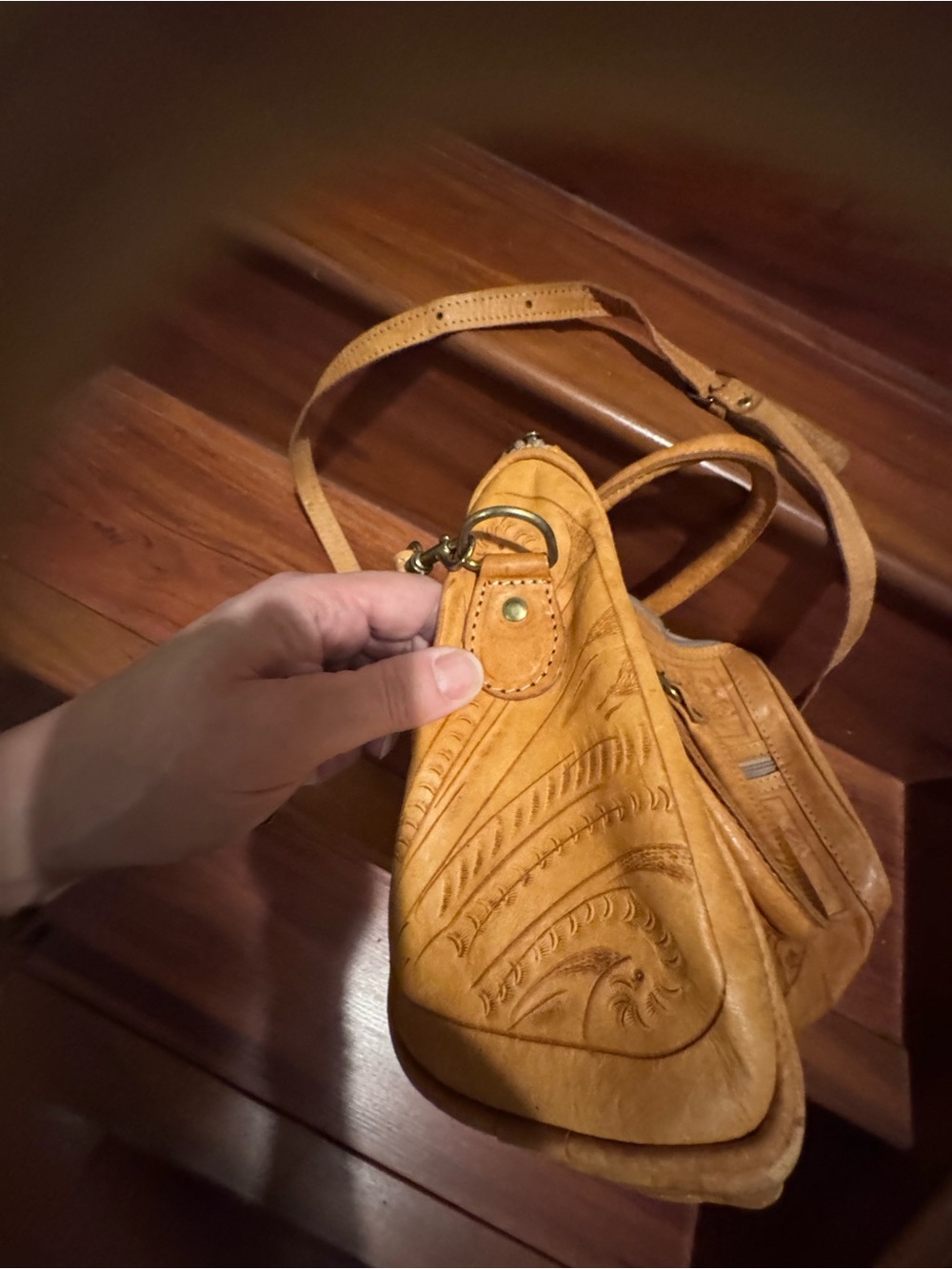 VINTAGE Hand-Tooled Tan Leather Satchel Bag - Picture 2 of 6